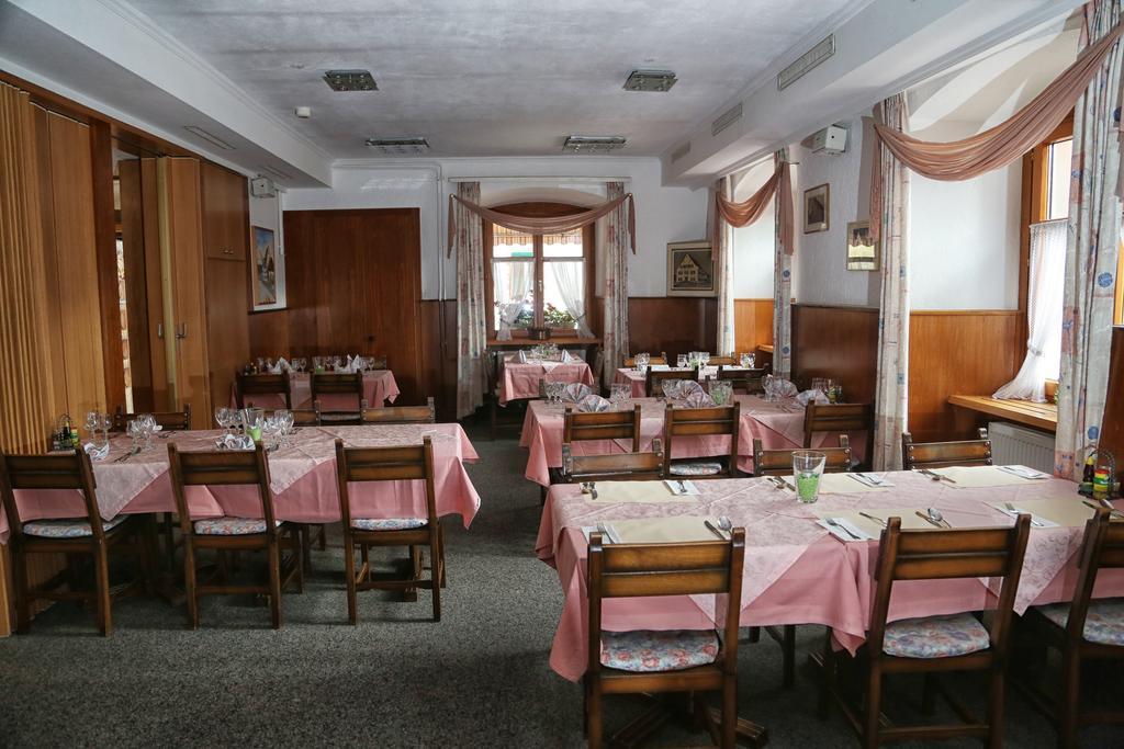 Gasthof Adler Frick Экстерьер фото